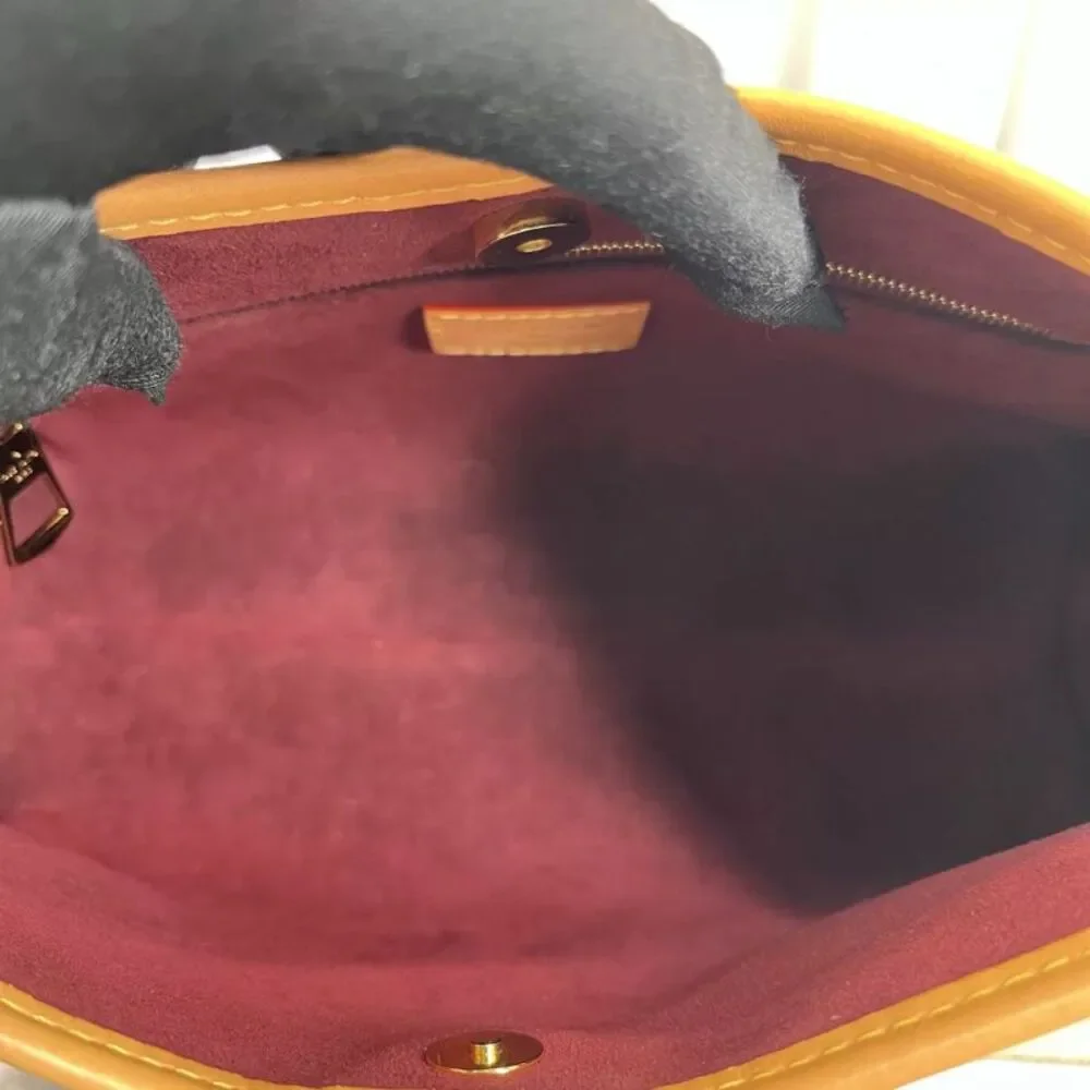 Louis Vuitton Women Pre-Loved Bag Very Good Condition